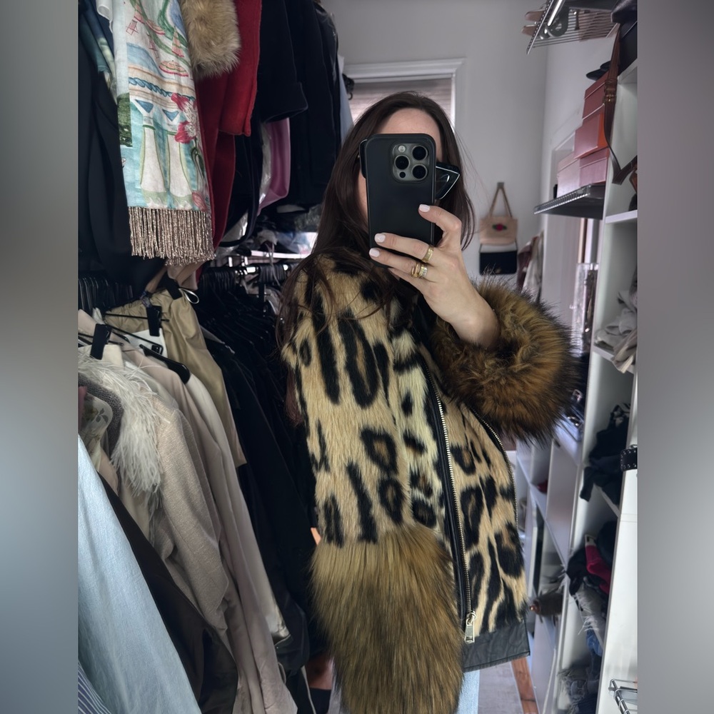Beautiful Jacket🐆 - Picture 4 of 7